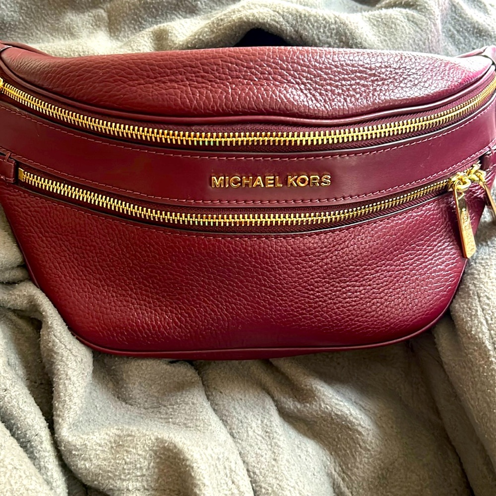 LARGE LEATHER MK FANNY PACK